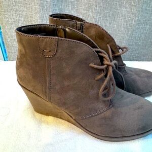 Boots Women Merona Round Toe Hidden Wedge Sneaker Ankle Shoes Boots Size 8.5